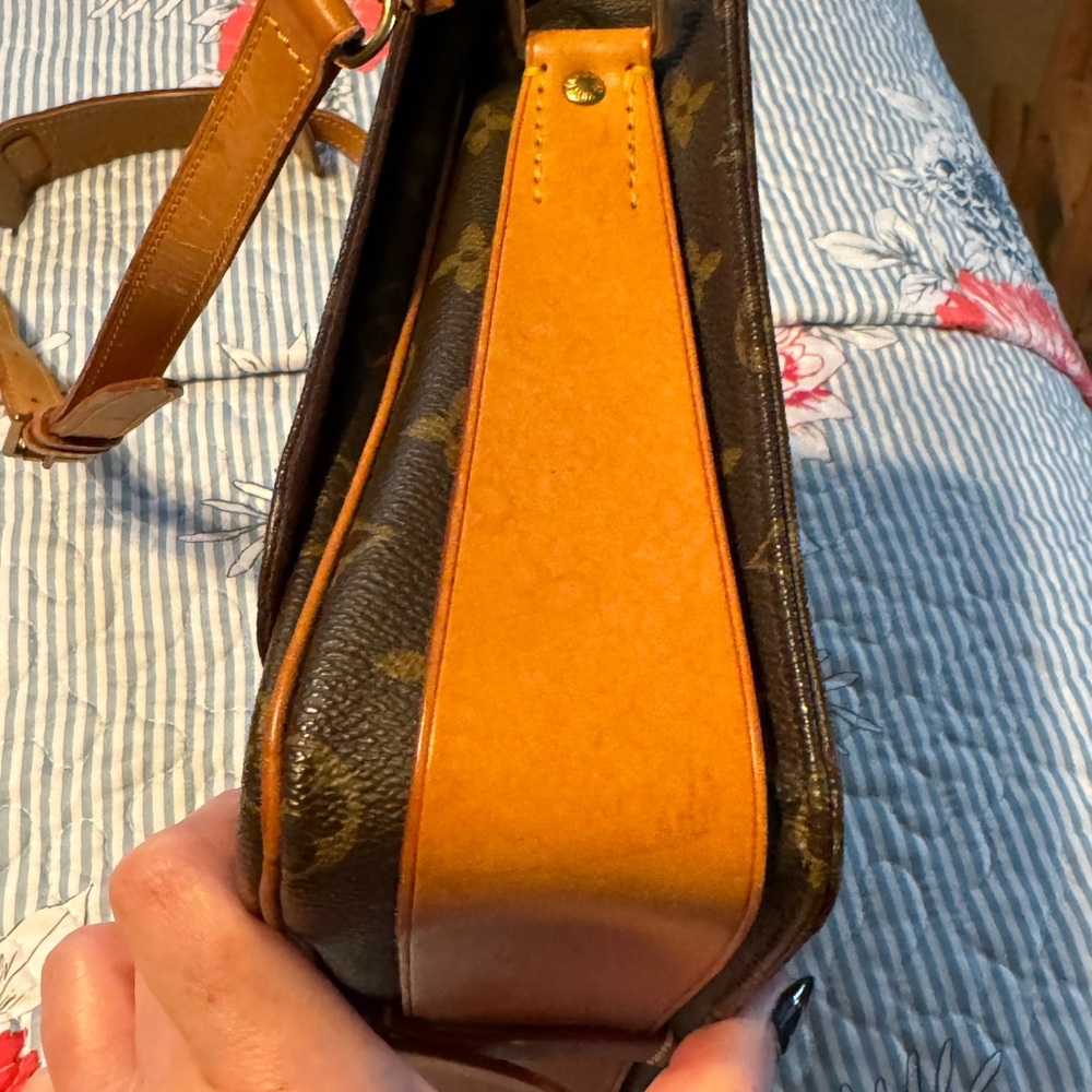 Louis Vuitton Brown Monogram Crossbody Bag with Tan Trim - Picture 6 of 11